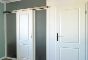 Interiérové dveře PRÜM Classic C2 v posuvné a otočné verzi