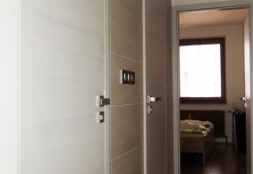 Bezfalcové interiérové dveře PRÜM Royal 110, povrch dveří - CPL laminát 3D - Touch grey DQ
