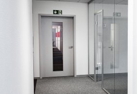 Prosklené laminátové interiérové dveře PRÜM Royal 110-LA3, povrch dveří - CPL laminát - šedá, sklo DUO 151-2