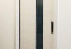 Posuvné prosklené dveře do zdi PRÜM Royal 110-LA2, sklo Matelux, povrch dveří CPL Touch white DQ